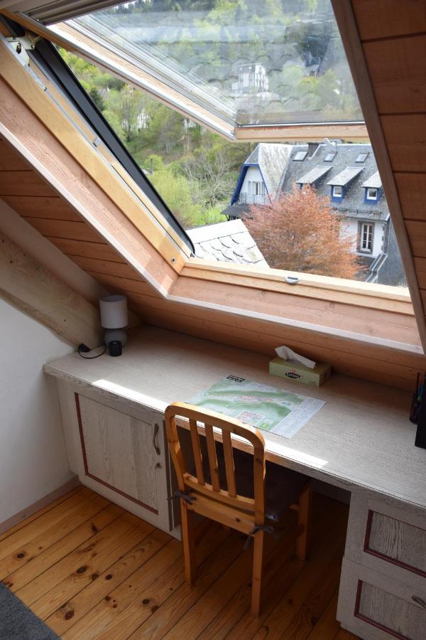 Petit Duplex De Charme Sous Les Toits Du Mont-Dore Exterior foto