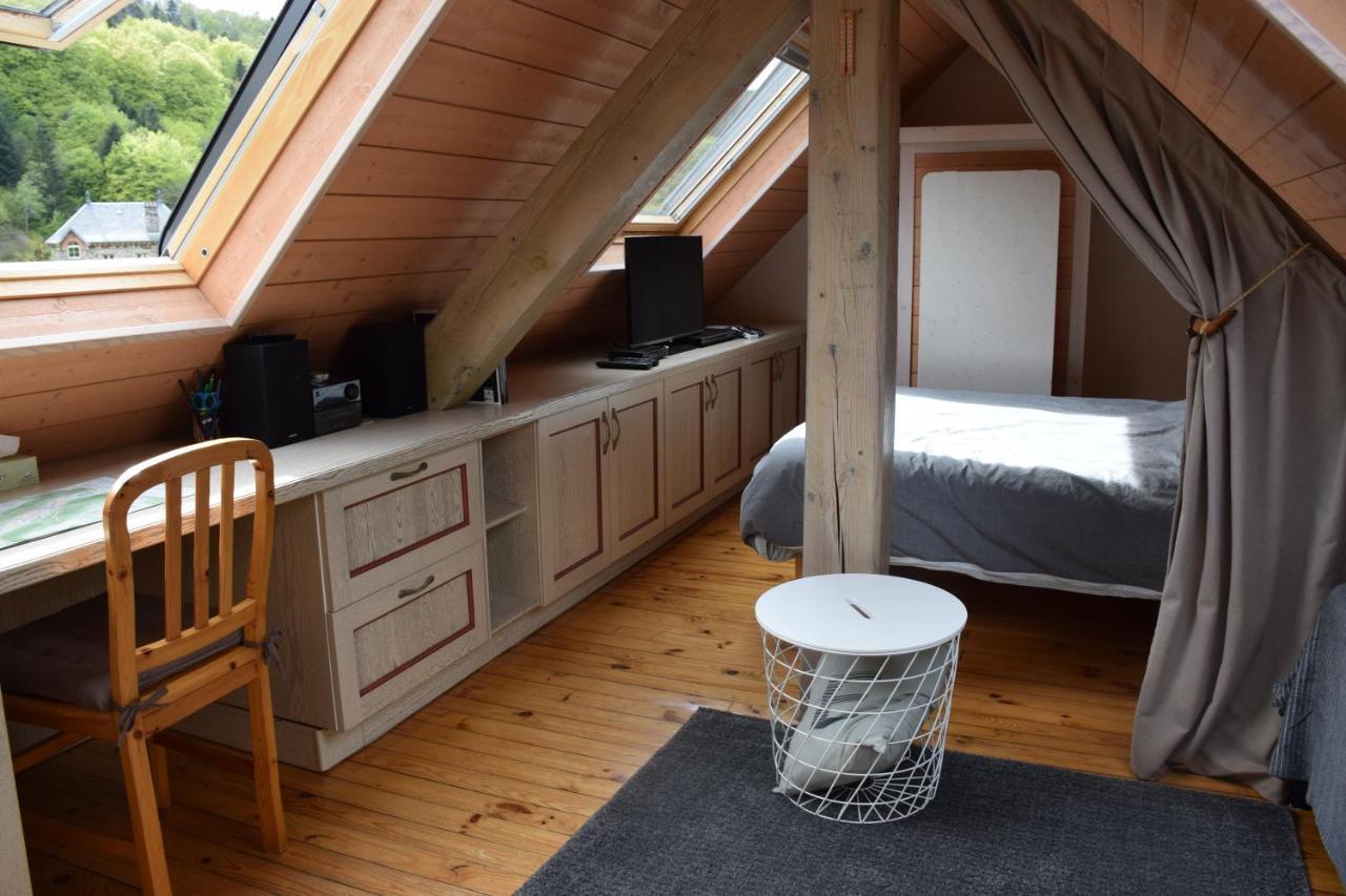 Petit Duplex De Charme Sous Les Toits Du Mont-Dore Exterior foto