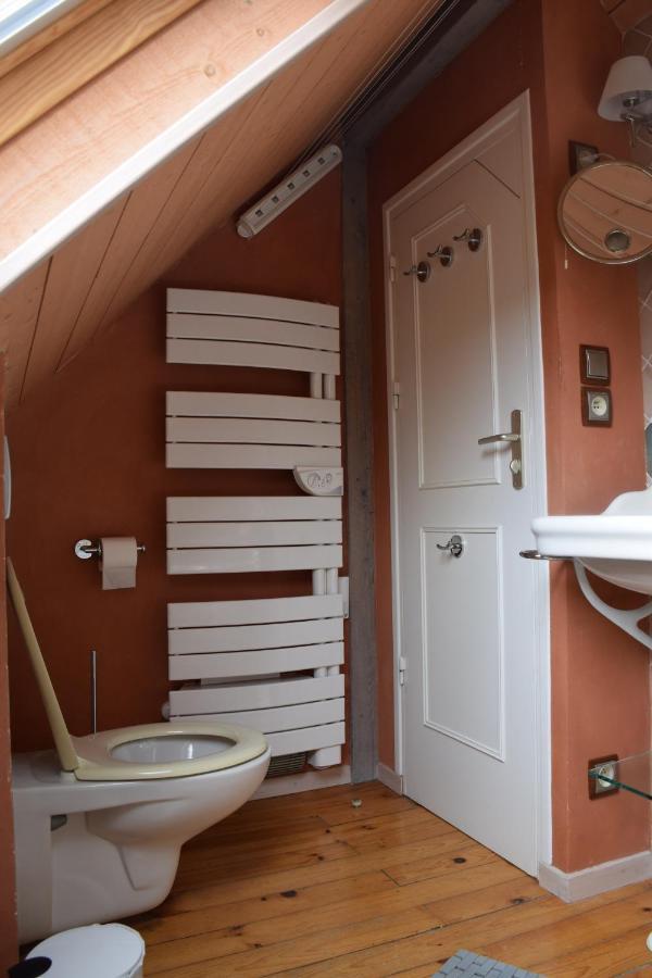 Petit Duplex De Charme Sous Les Toits Du Mont-Dore Exterior foto